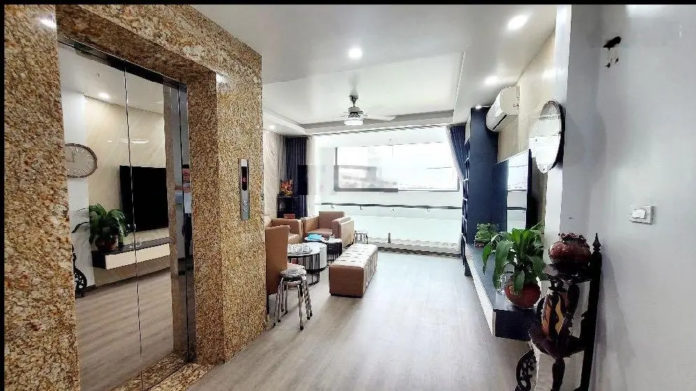Cổ Linh nhà đẹp 7 tầng thang máy xịn full nội thất oto vào nhà nhiều tiện ích khách mua chỉ việc ở