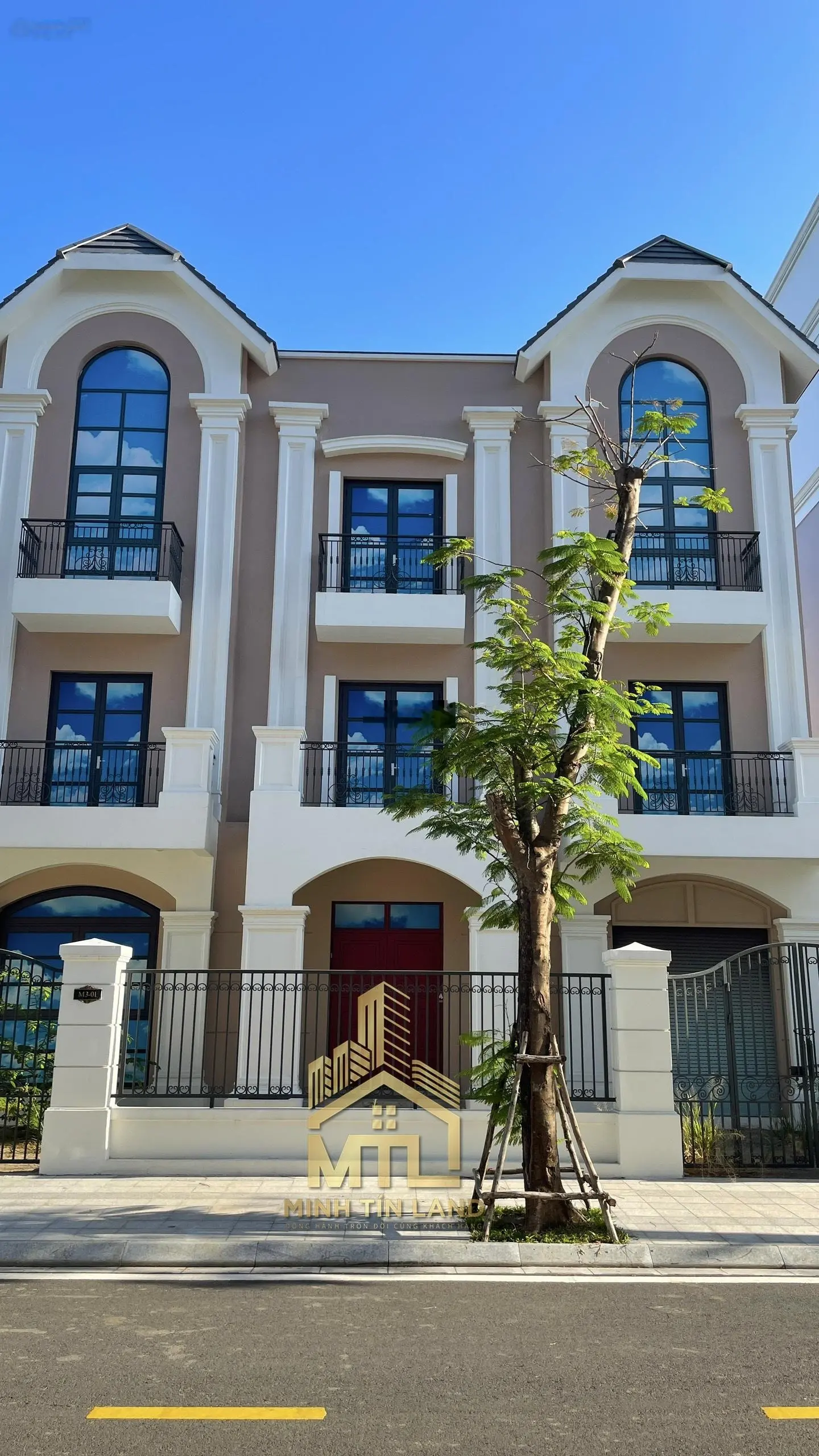 Nhà phố liền kề 96m2 thiết kế 5 tầng tại Vinhomes Grand Park. Liên hệ 0828/030/977 Thiện