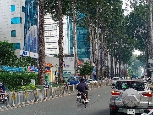 Bán miếng đất đường Nguyễn Thị Minh Khai, Q1, ngang 17m dài 28m giá 110tỷ, tọa lạc tại điểm nóng ĐT