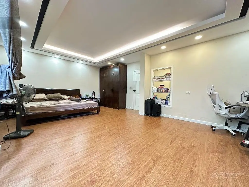 Bán nhanh nhà 5 tầng dân xây, Xuân Phương, DT 58m2. MT 7m, gần phố, giá: 7,35 tỷ LH: 0968 371 ***
