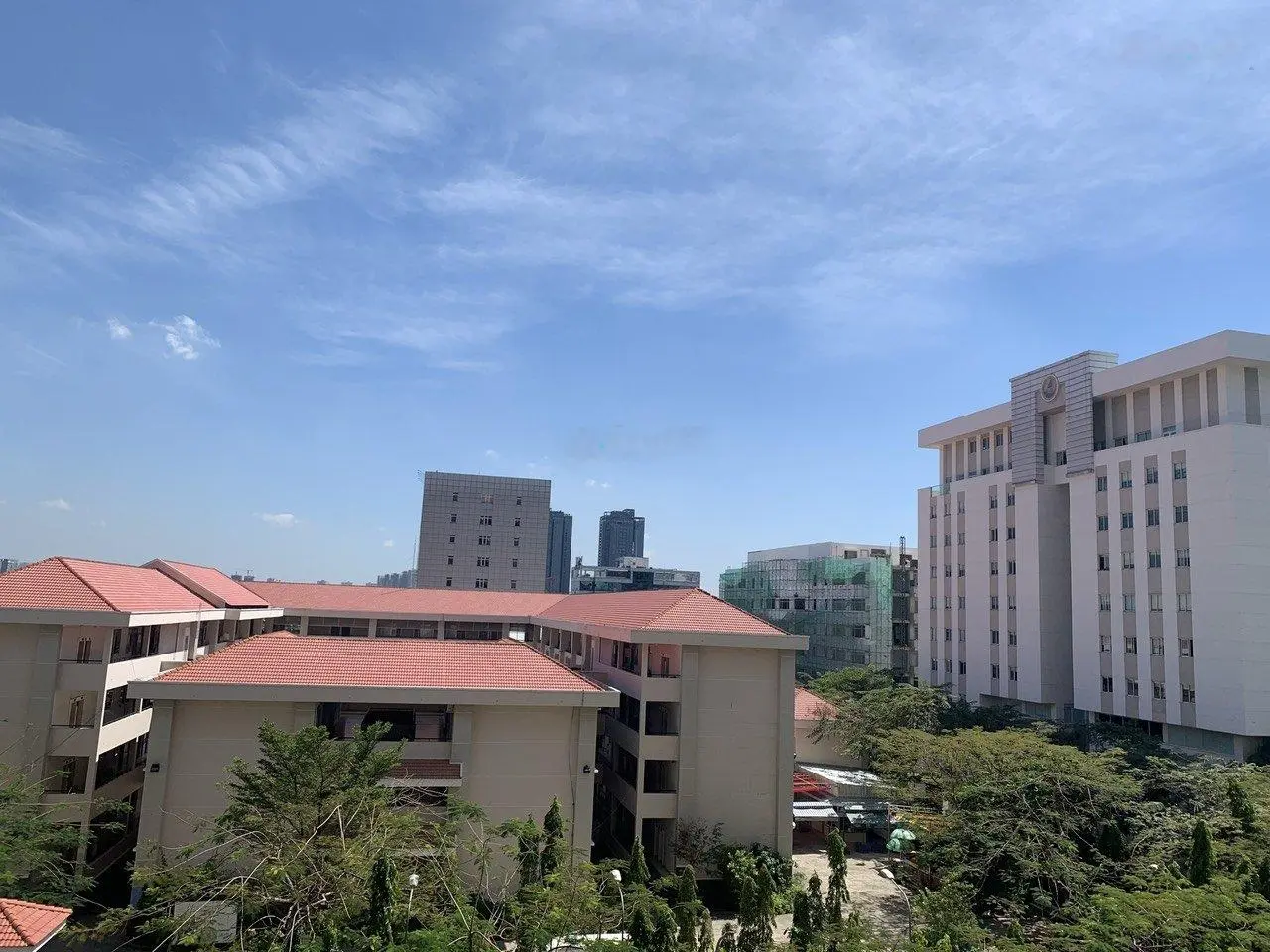 Cần bán office - tel 43m2 Saigon Royal Residences view Bitexco và sông SG giá rẻ. LH: 0909 024 ***