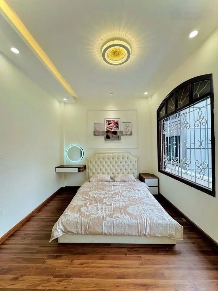 Bán nhà riêng 5 tầng, 4PN, 4WC, 55m2, giá 9 tỷ tại Phố Hoàng Cầu, Đống Đa, Hà Nội
