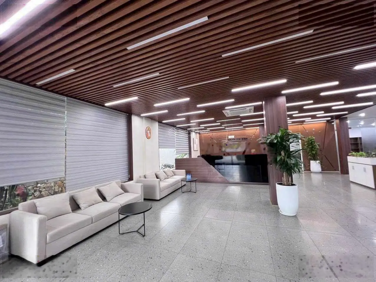 Bán gấp tòa nhà Q. Tân Bình 600m2 3L ngay MT đường Bành Văn Trân, sổ hồng riêng