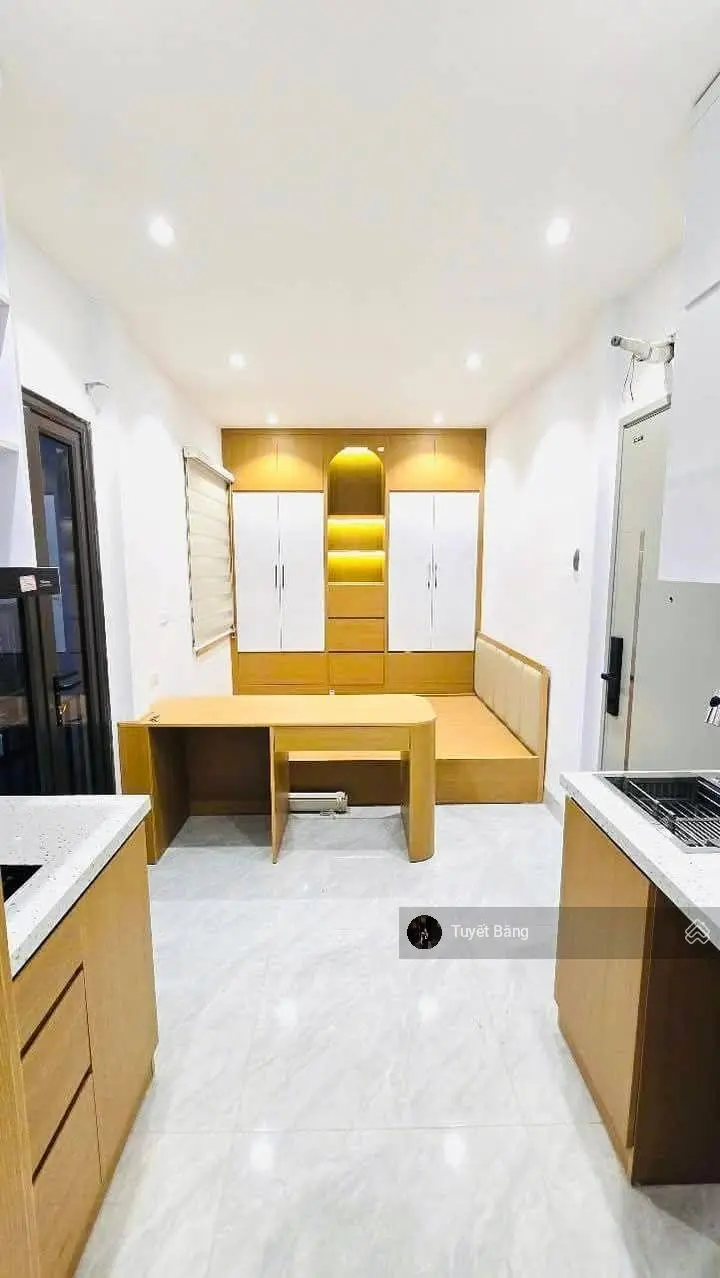 Chủ cần ra gấp trong tuần Đ.Cửu Long,P.2,Q.Tân Bình.Giá chỉ nhỉn 3 tỷ.Liền kề sân bay Tân Sơn Nhất