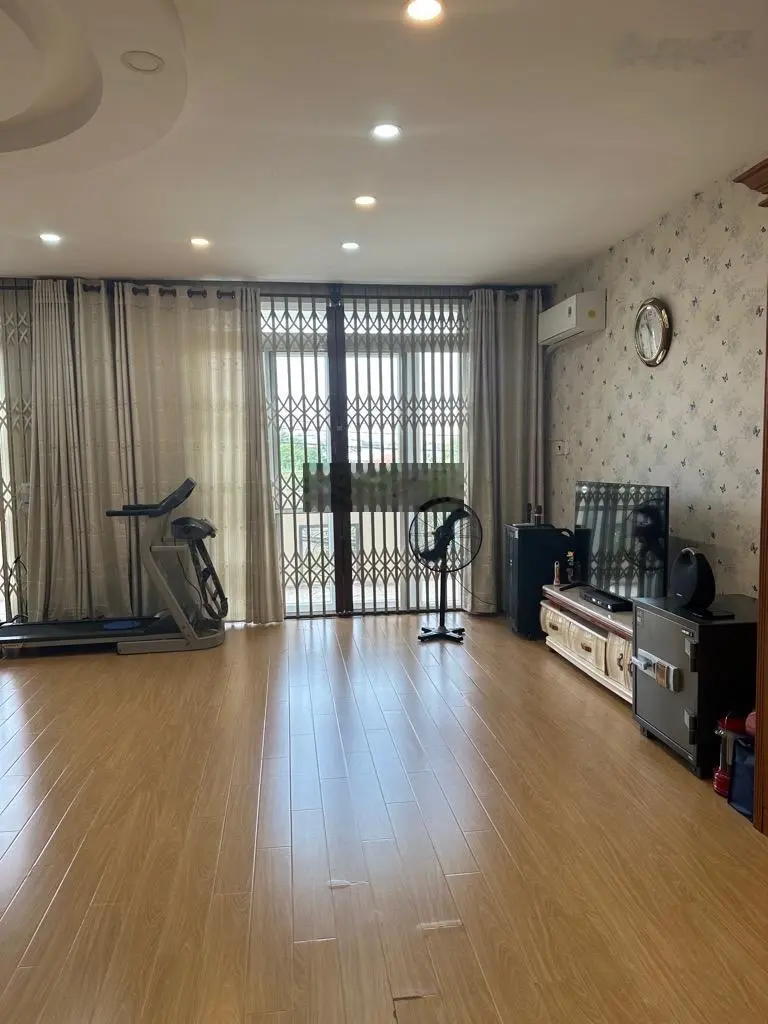 Bán nhà Mặt tiền quận 8 ,160m2,ngang 8,4 tầng,đường Trần thị ngôi,giá 27,5 tỷ (TL) Pháp lý chuẩn