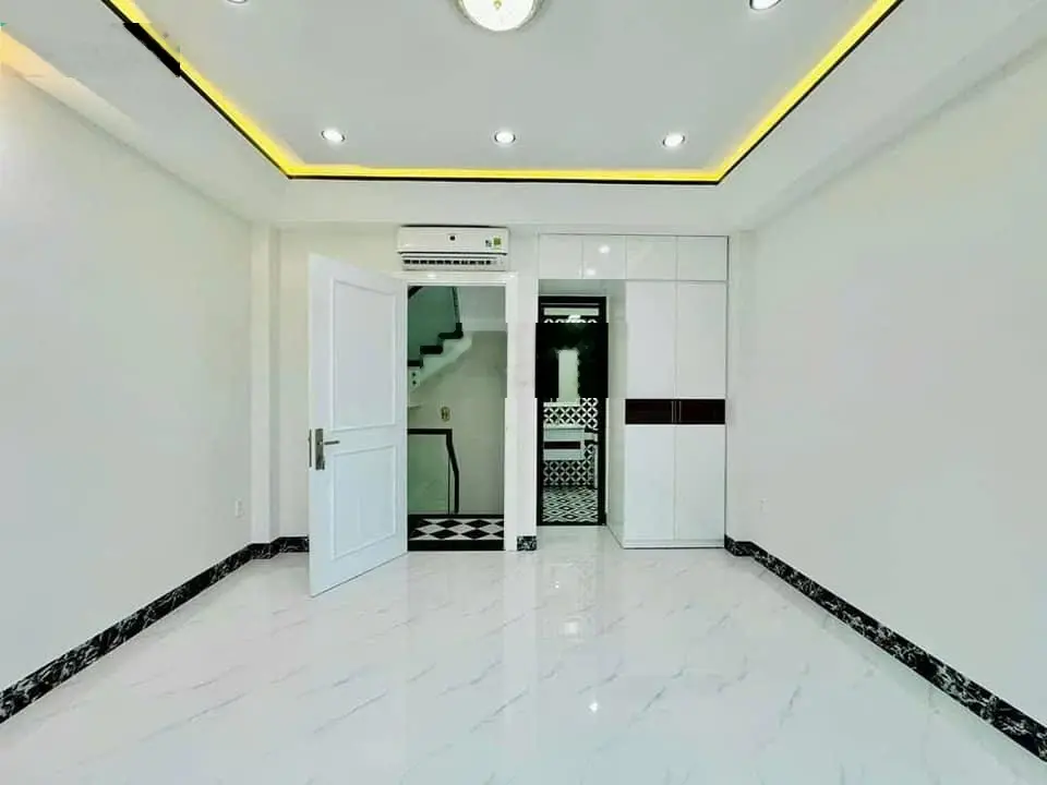 Nhà đẹp mới xây Nguyễn Bặc, Tân Bình, 4x15m, 1 trệt lửng 3 lầu, 5PN, 6WC, hẻm 4m, SHR