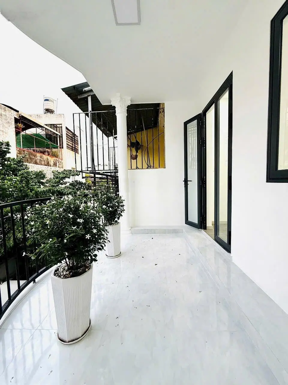 Bán nhà mới,đẹp 1 trệt 1 lầu 3pn 2wc đg Hồ Bá Phấn P.Phước Long A Q9,HXH, 90m2,5.7 tỷ Lh 0932190599