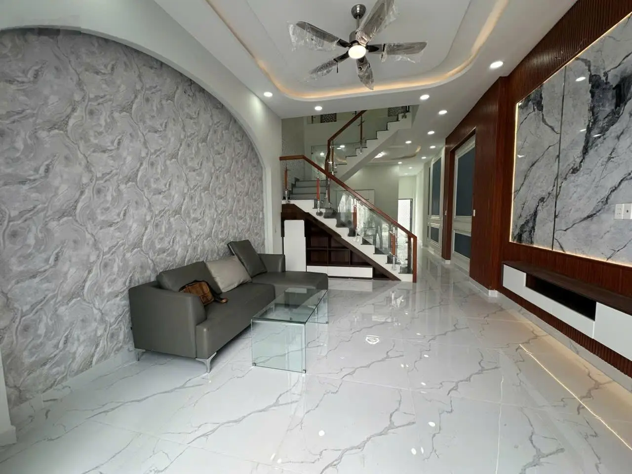 Bán nhà hẻm xe hơi khu công nghiệp Cầu Tràm, sổ hồng chính chủ. LH: 0776 790 ***