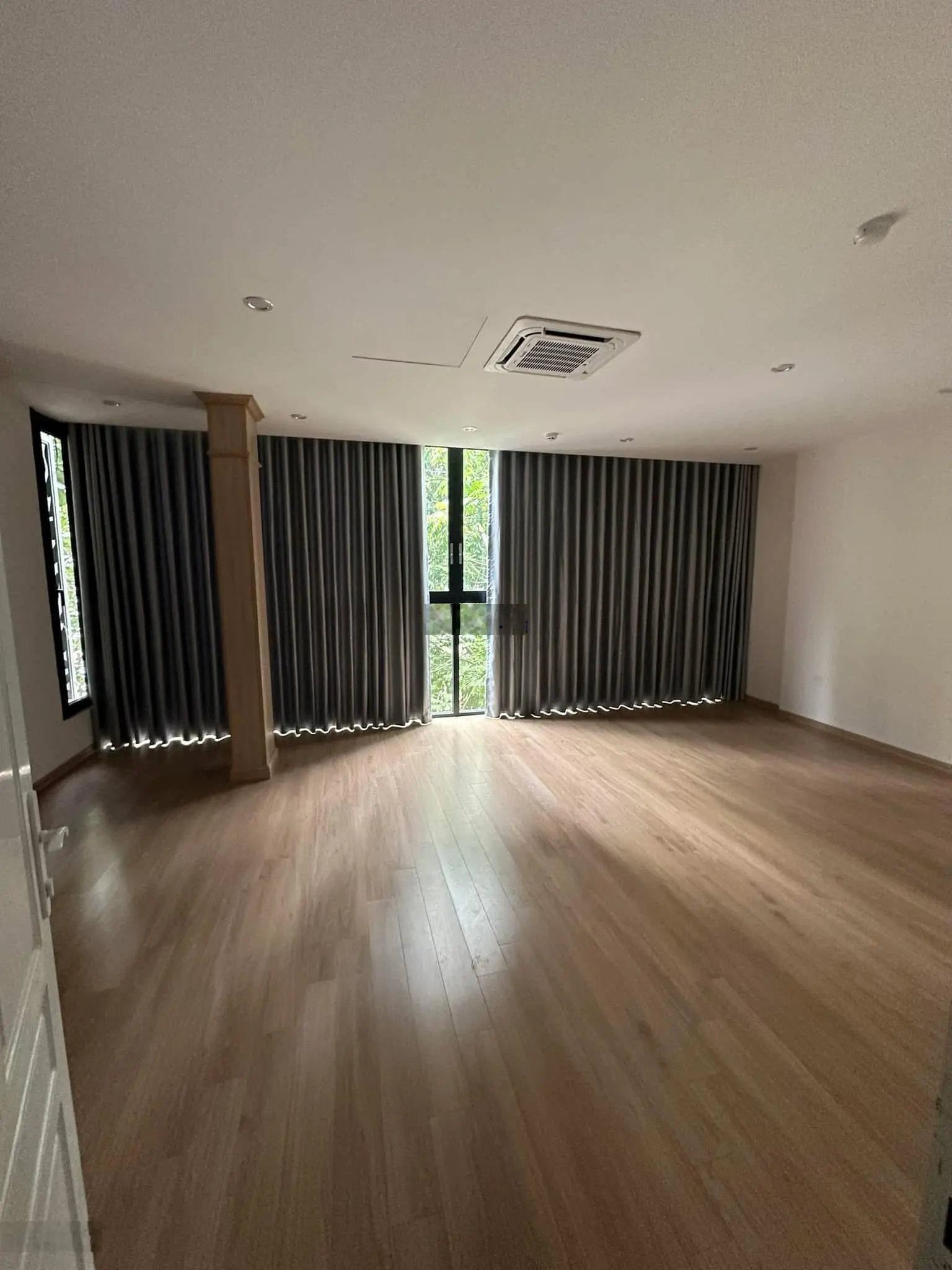 128m2 - mặt tiền lớn 7m - 65 tỷ - nhà phân lô vip khu Cầu Giấy - vỉa hè bát ngát - kinh doanh đẹp