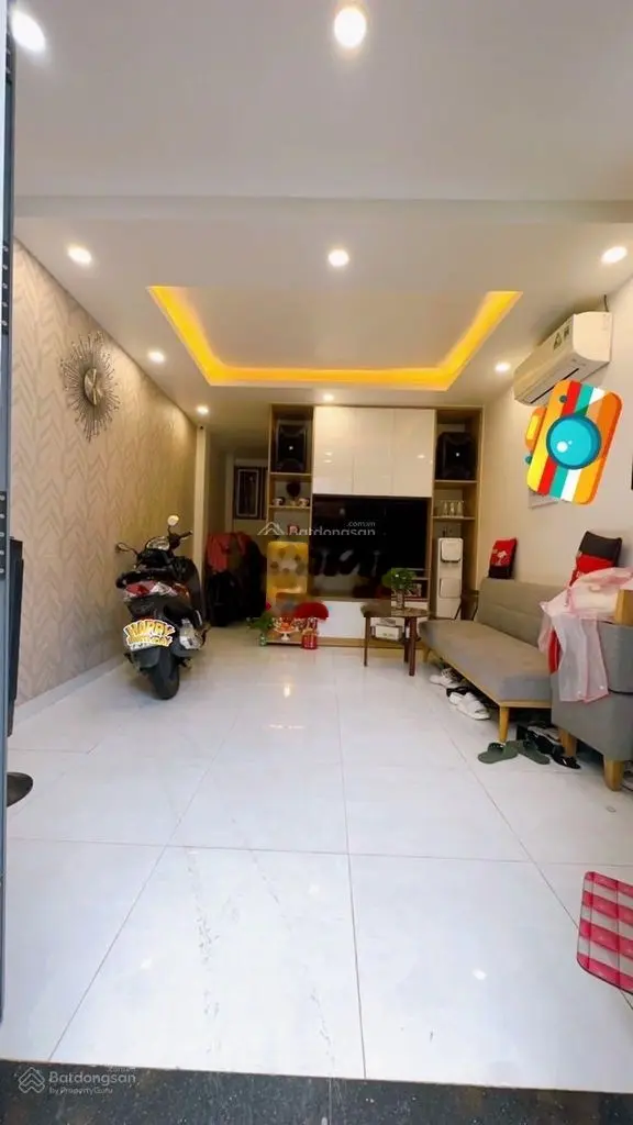 Cô Năm cần bán căn nhà để sang Úc định cưđường Nghĩa Thục, P5 QUẬN 5