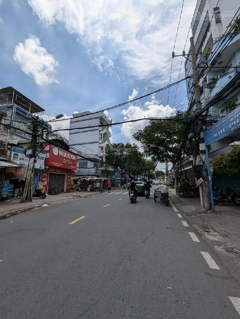 Chính Chủ Bán Nhà Mặt Tiền Chợ Q8 - DTSD 372 m2 - NHỈNH 12 TỶ