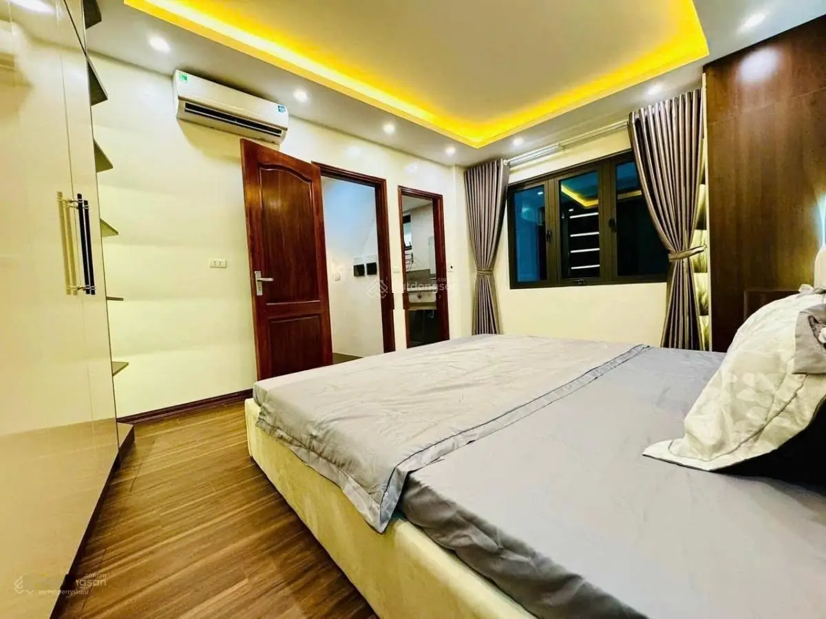 Sát phố! Bán nhà dân xây phố Trần Thái Tông, Cầu Giấy, 37m2x5 tầng ngõ thông, gần ôtô chỉ 7,25 tỷ