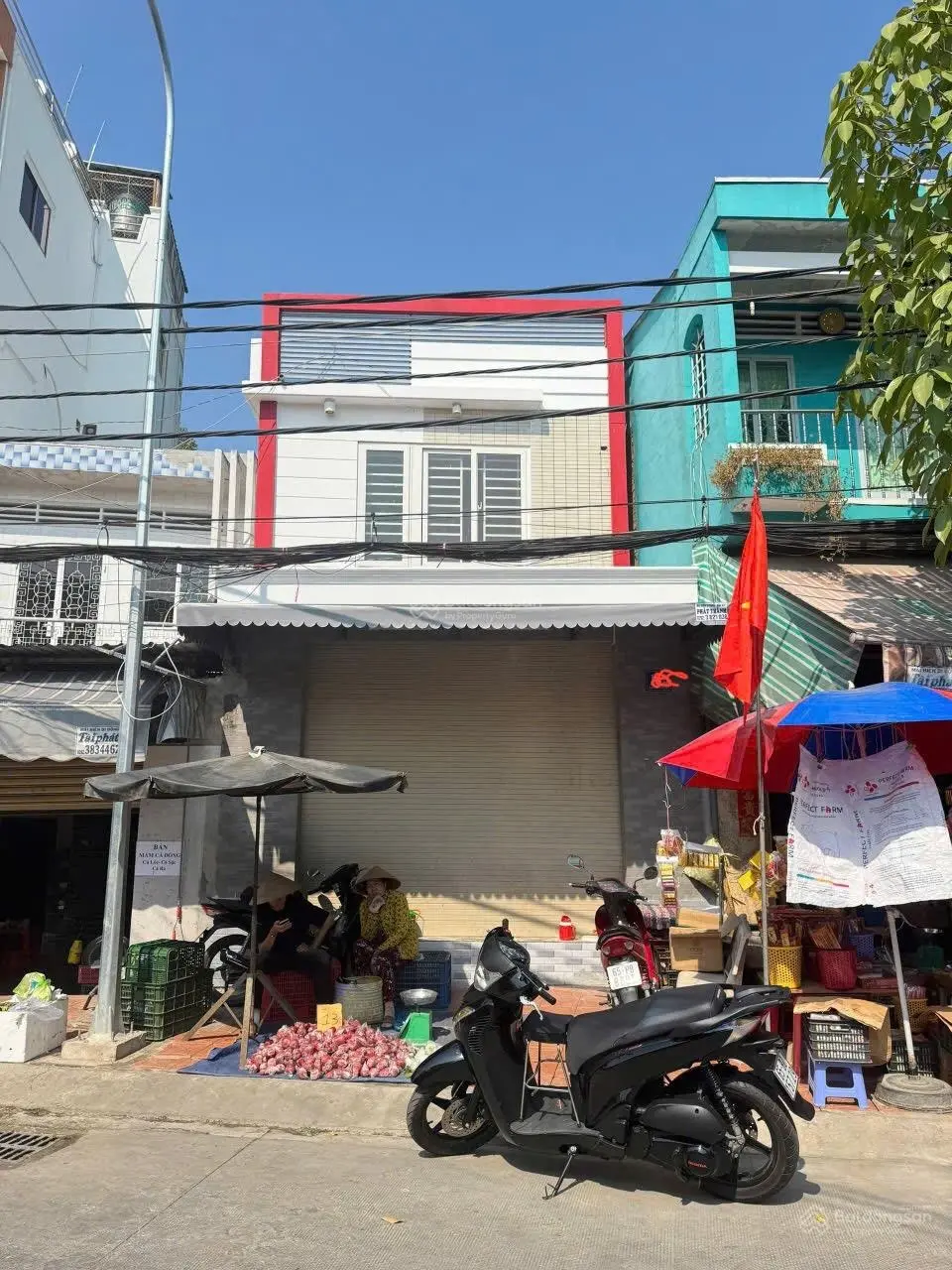 Bán nhà mặt tiền kinh doanh sau lưng chợ Bình Chánh (0931905982)