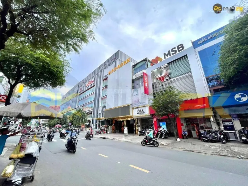 Ngộp bank - Bán nhà siêu phẩm MT 186 Tôn Thất Tùng, Q1, DT 9m x 30m, trệt + 3T, HĐT 350tr - 140 tỷ