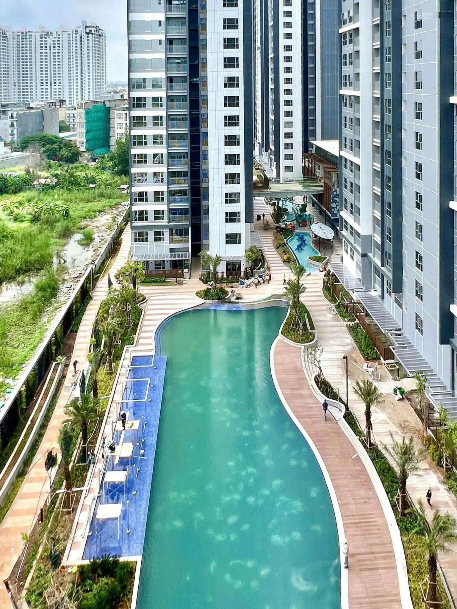 Chủ kẹt cần bán căn 3PN tầng trung view Hồ Bơi Đẹp giá gốc Chủ Đầu Tư