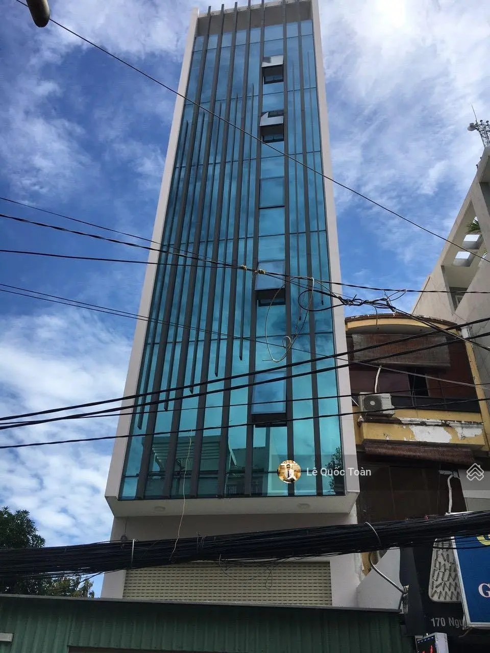 Bán toà nhà building mặt tiền Nguyễn Trọng Tuyển: 1 hầm 6 tầng sân thượng, nhà mới đẹp chỉ 36 tỷ TL