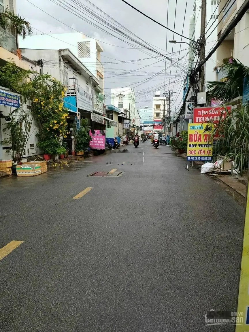 Bán đất 1 sẹc Lê Văn Quới hẻm 8m đường nhựa. Khu dân cư sầm uất diện tích ngang 5x20m. Giá 5 tỷ TL