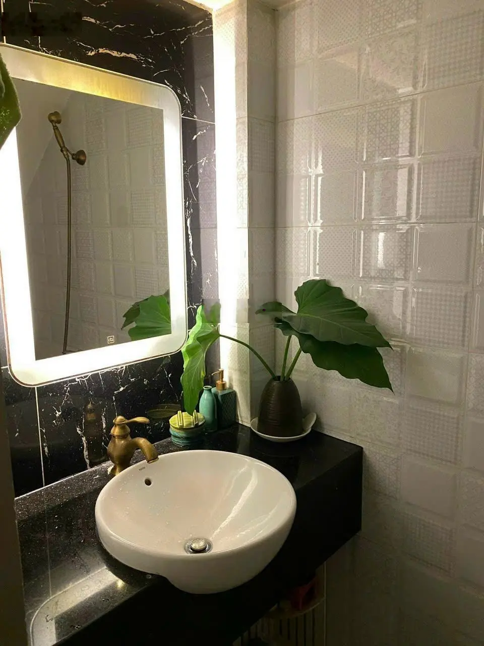 Bán toà nhà Q3 siêu hiếm Lê Văn Sỹ, DT 15x30m HĐT 500 tr, 120 tỷ