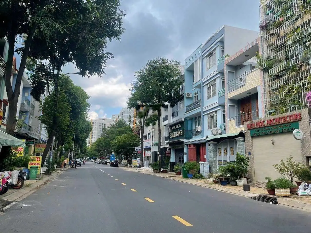 Bán gấp nhà mặt tiền D2 DT 5m*24m. Giá chỉ 12 tỷ còn bớt, LH: 0937 685 *** Mr Thuận