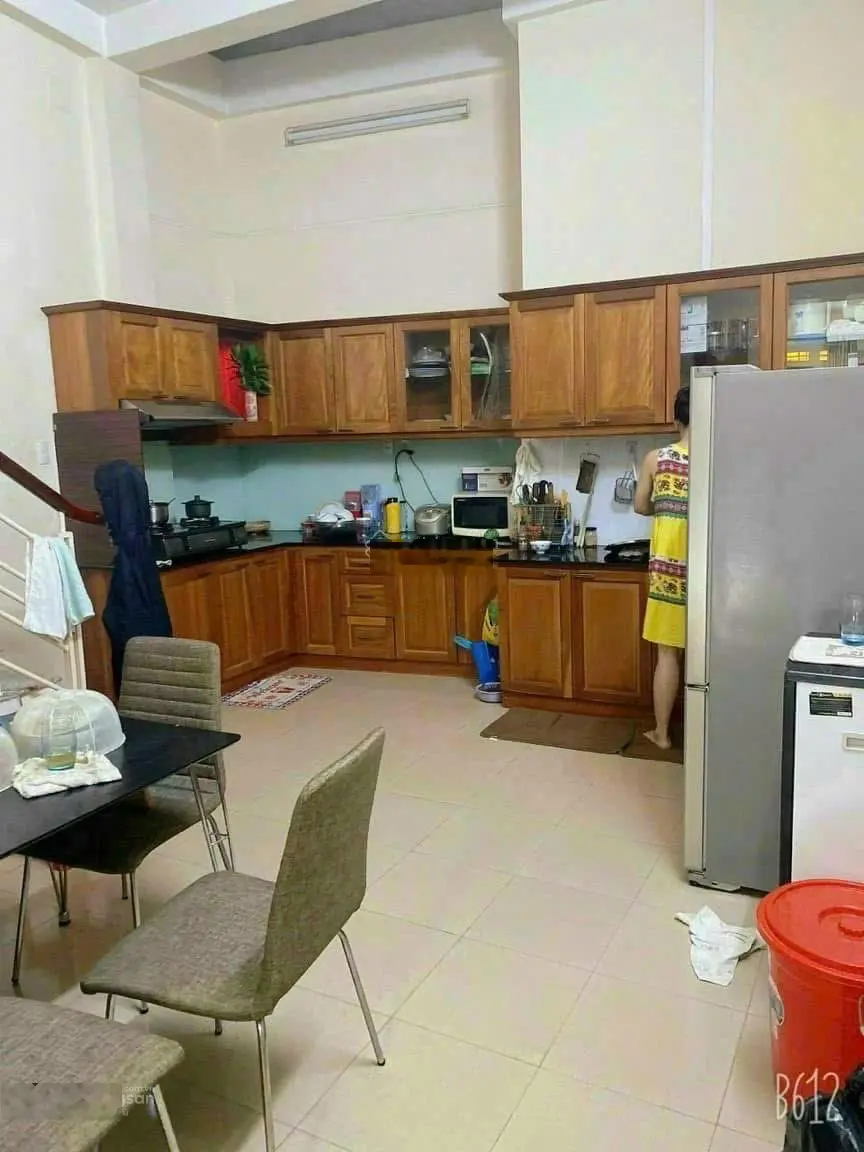Nhà đẹp Hẻm thông Xe Hơi Bà Hom 4x17m NỞ HẬU 4,8m 3 tầng - GẦN CHỢ PHÚ LÂM