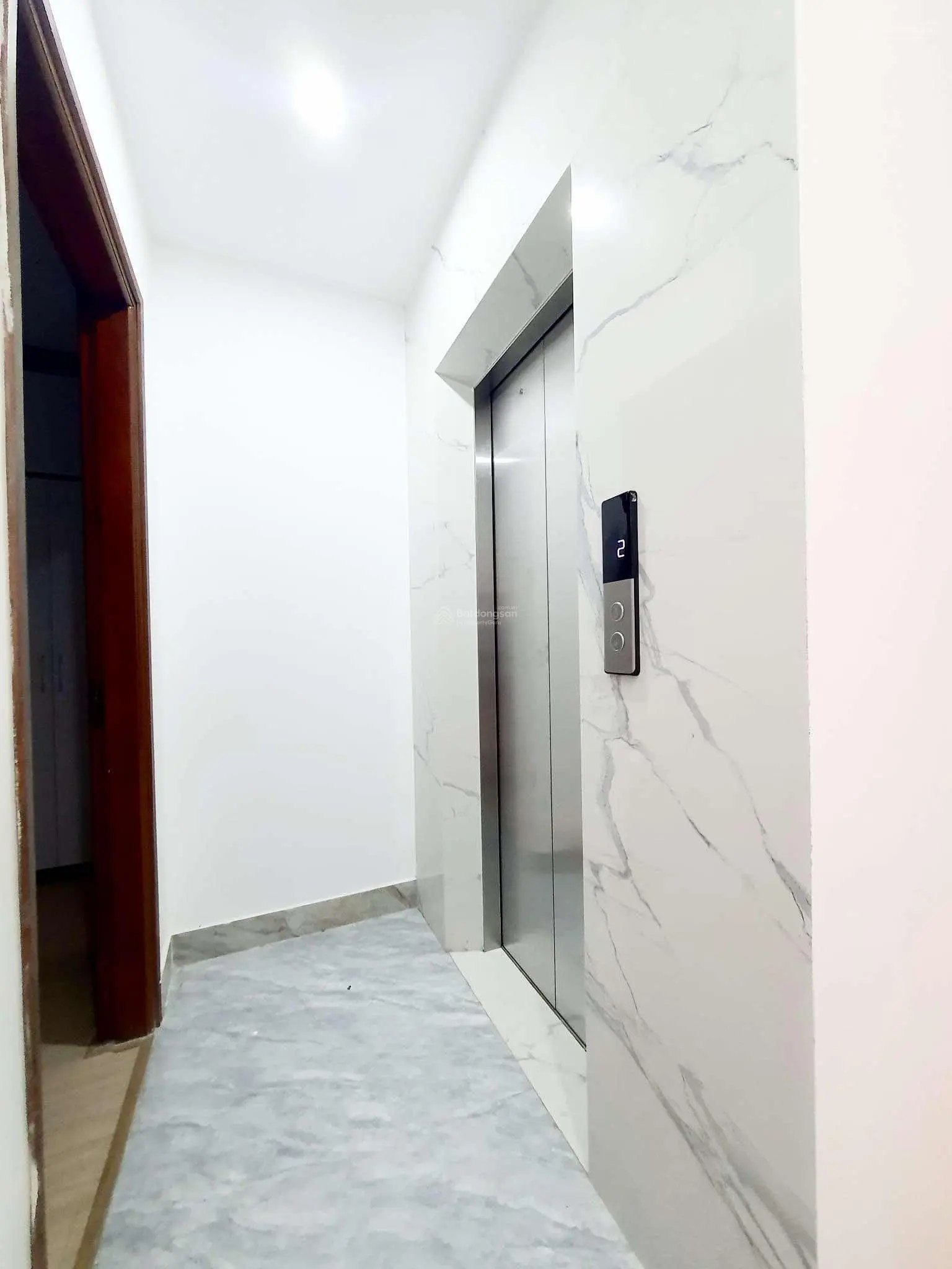Bán nhà Thang Máy Trung Tâm Thanh Xuân 20M Ra Phố Mặt Ngõ Riêng 40m2 6 Tầng Hai Mặt Thoáng