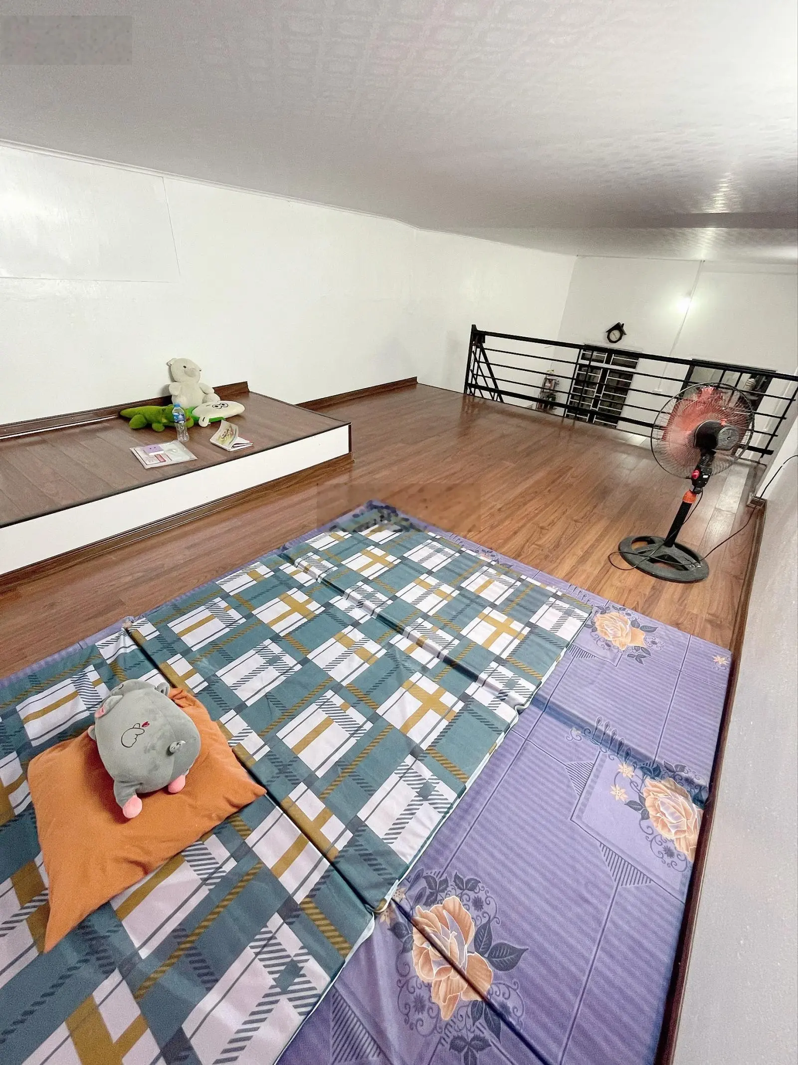 900tr , Nguyễn Văn Giáp , 70m2 , 3 ngủ , trước nhà 3m , cực hiếm . ĐT : 0985 387 ***