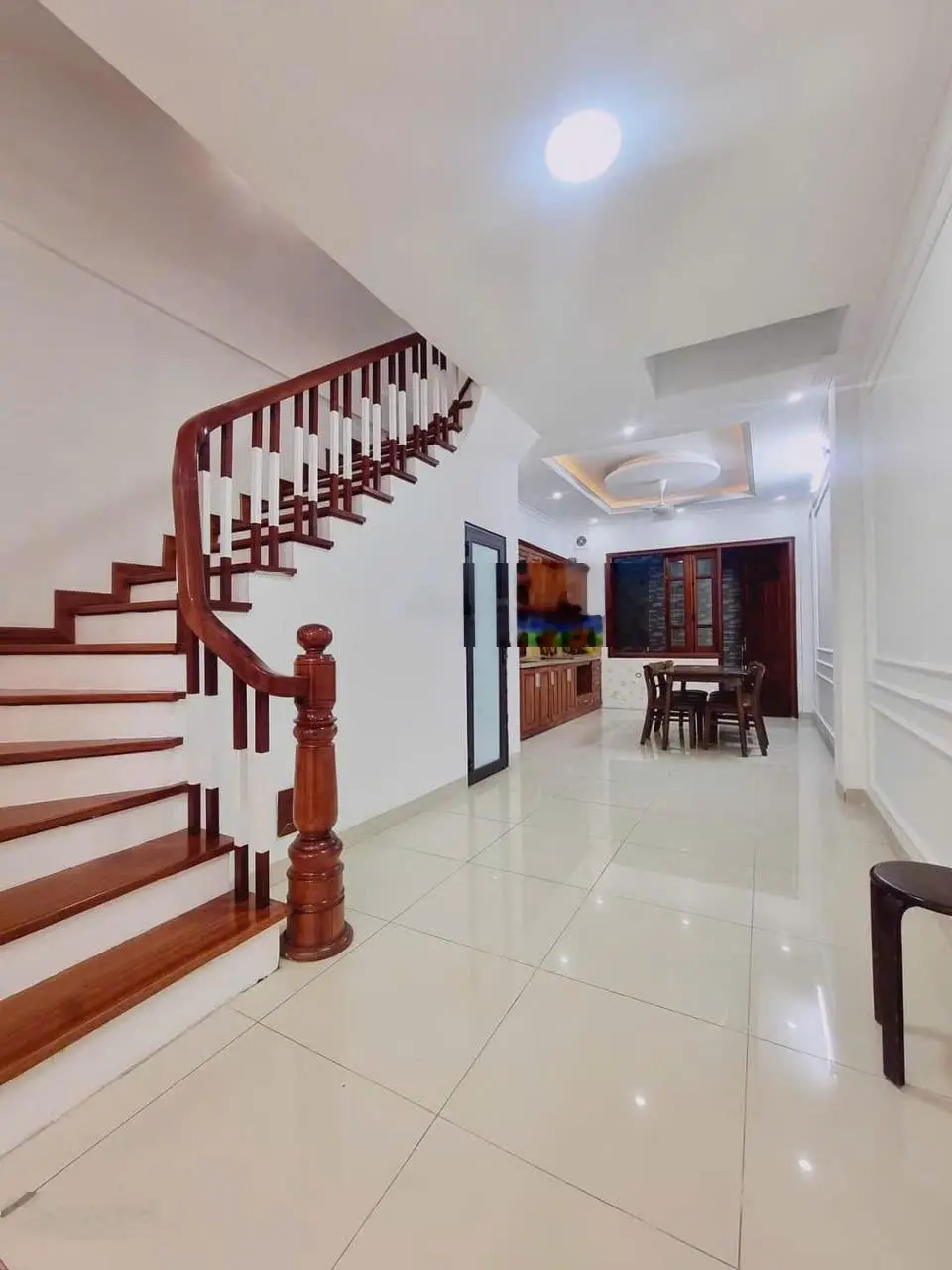 Siêu phẩm phố Võ Chí Công, gần phố, gần ô tô, lô góc 60m2*5 tầng.