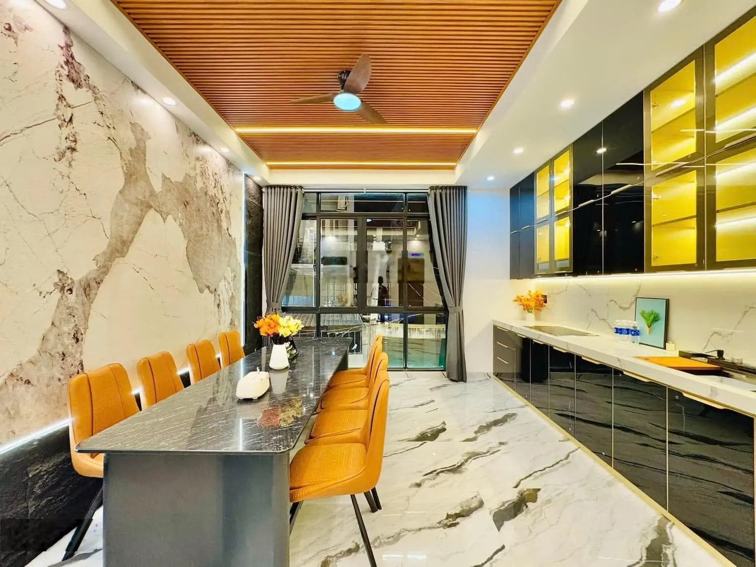 Nhà mặt tiền đường Phan Văn Trị, Phường 7, Quận 5. DT 60,2m2. Đang cho thuê 17tr/tháng