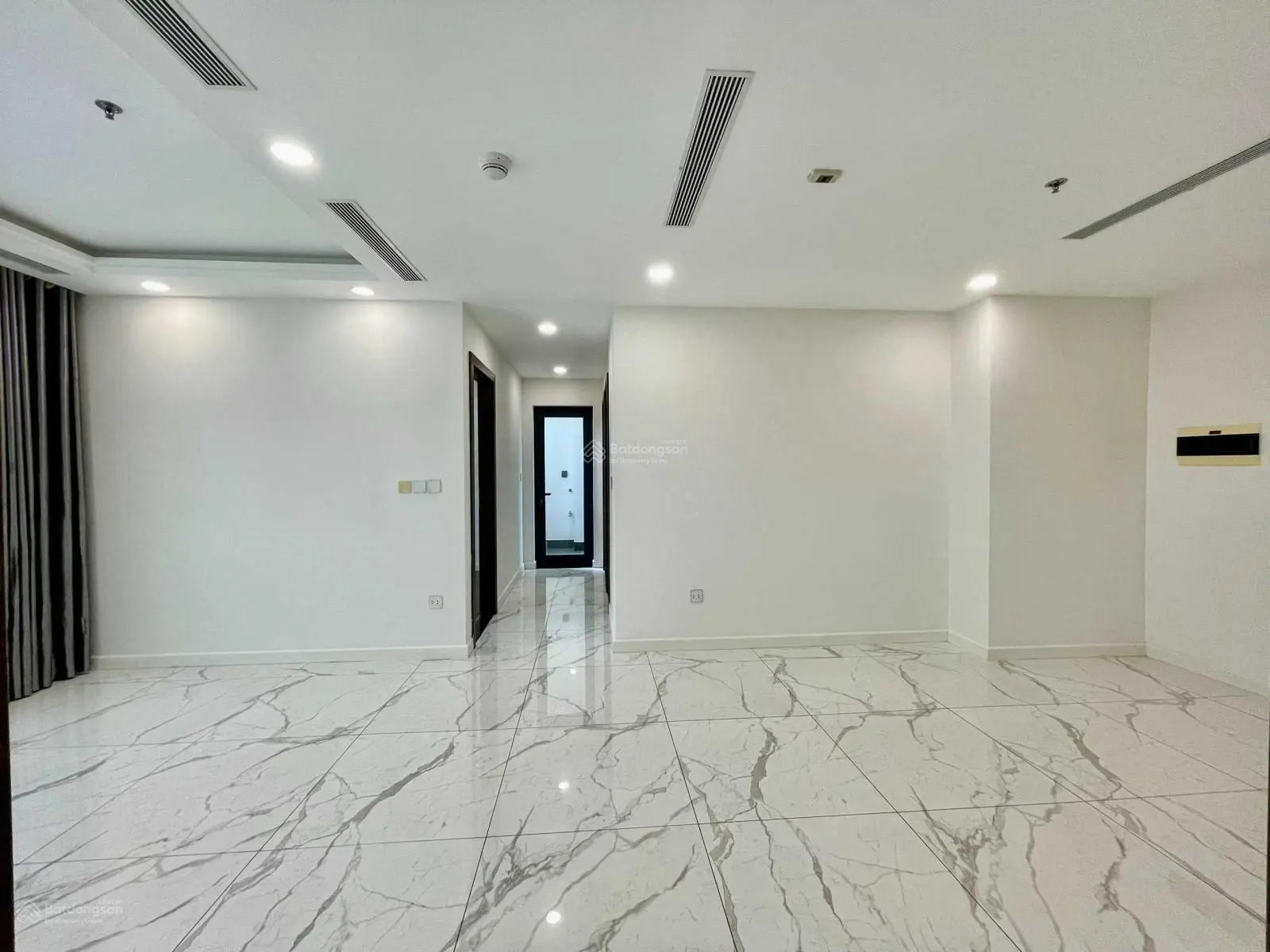 Bán gấp giá lỗ căn 3 phòng ngủ 3WC Sunshine Sky City. Giá: 5.3 tỷ. Nội thất chủ đầu tư mới 100%