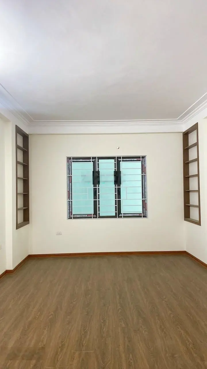 Bán nhà mới 5 tầng DT 30m2, giá chỉ 5, x tỷ Phố Quang Tiến, chỉ đúng 100m ra Đại Lộ Thăng Long