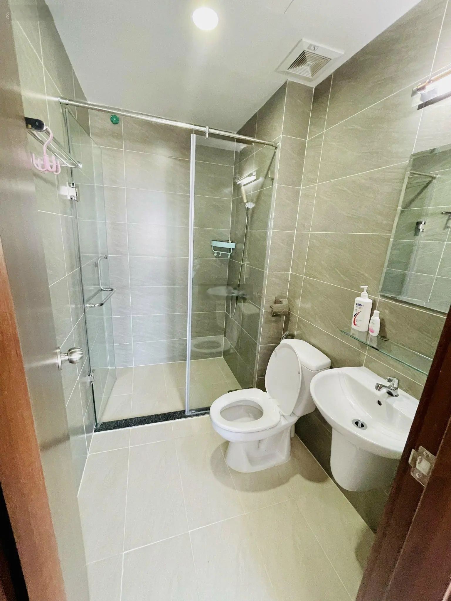 Bán Lỗ CC An Gia Garden Q.Tân Phú, 76M2, 2PN 2WC, Tầng Trung Mát Mẻ, Giá 1 Tỷ 970 Kèm Nội Thất, SHR