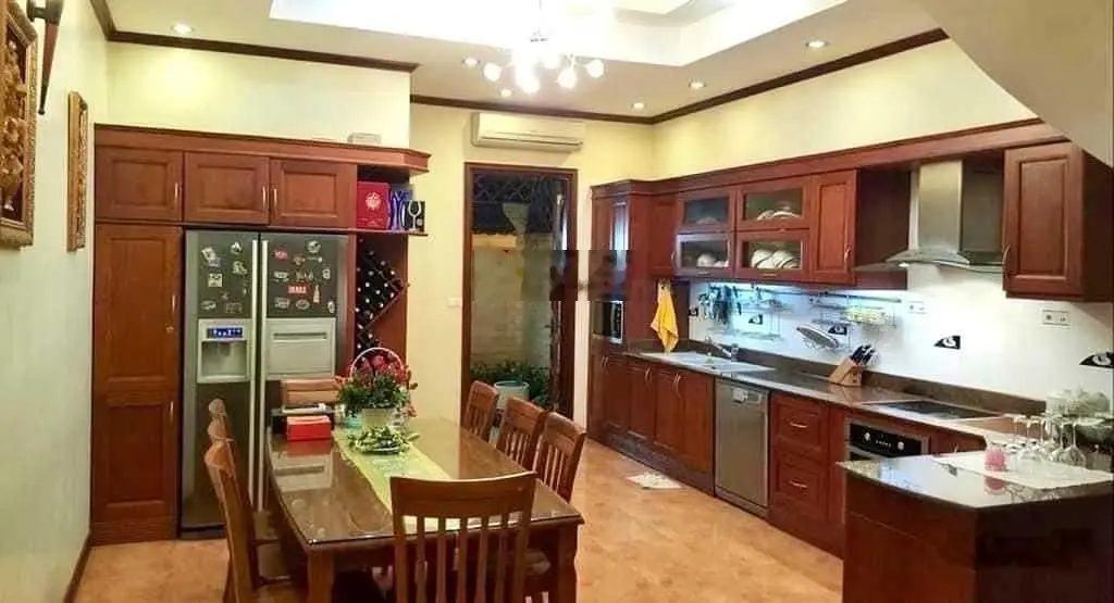 Bán nhà Nguyễn Khánh Toàn, 2 mặt ngõ ô tô tránh, vỉa hè kinh doanh, ô chờ thang máy, 95m2 32 tỷ 500