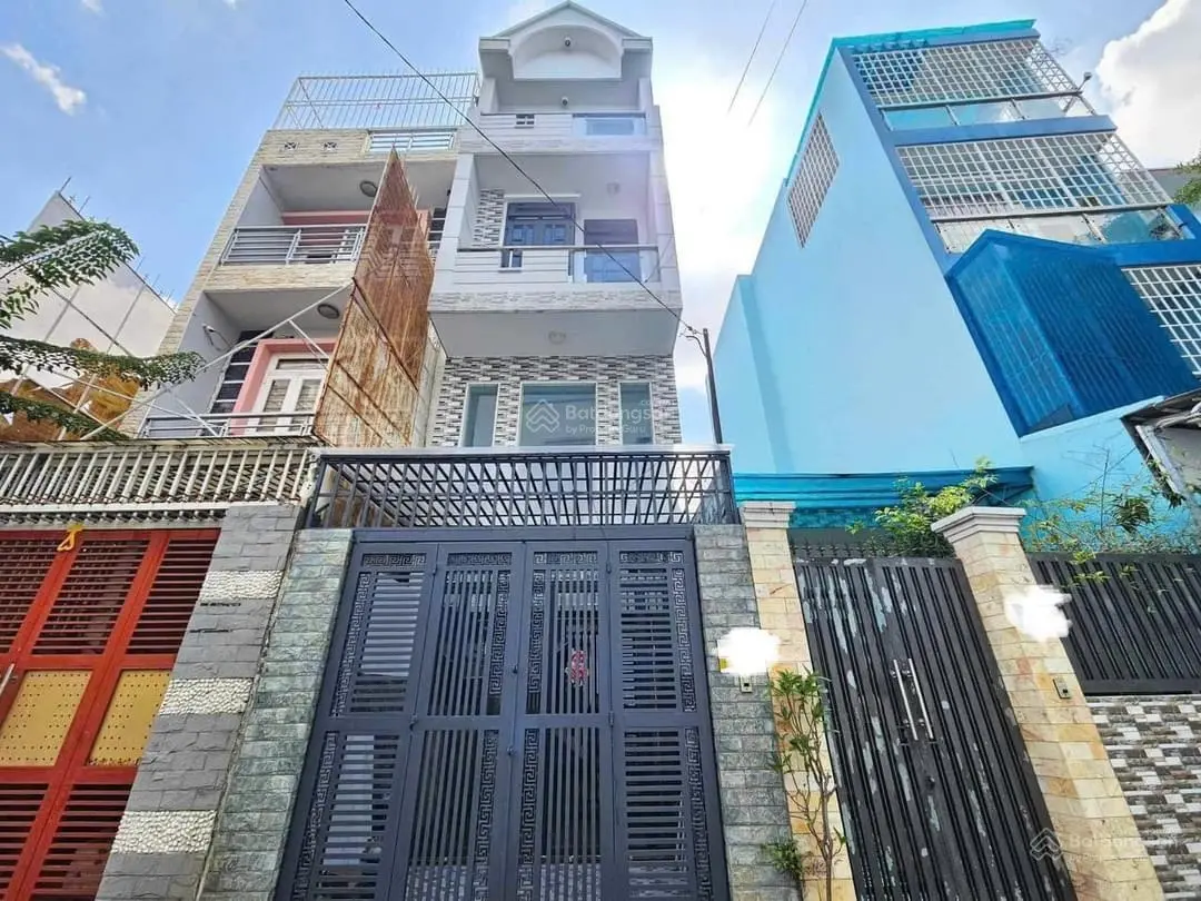 Đi nước ngoài định cư bán gấp nhà ở đường Nguyễn Hữu Thọ, Tân Hưng, quận 7, giá 2 tỷ 350 triệu