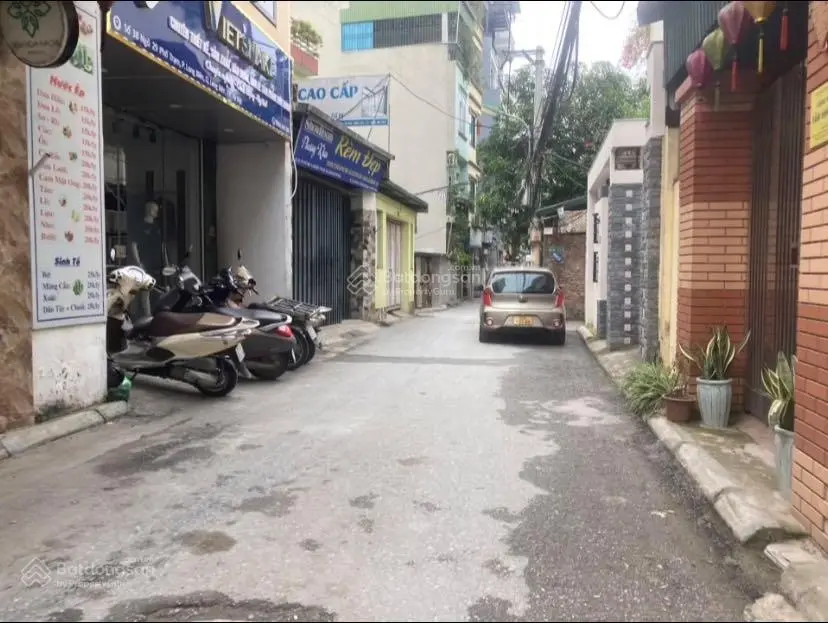 Bán mảnh đất đẹp mặt đường ô tô tránh nhau tại phố Trạm cạnh Aeon Mall Long Biên
