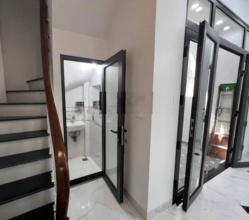 Bán nhà riêng đẹp tại Phố Vọng, 8,9 tỷ, 36m2, 5 tầng, 4PN, 4WC, ngõ vào rộng