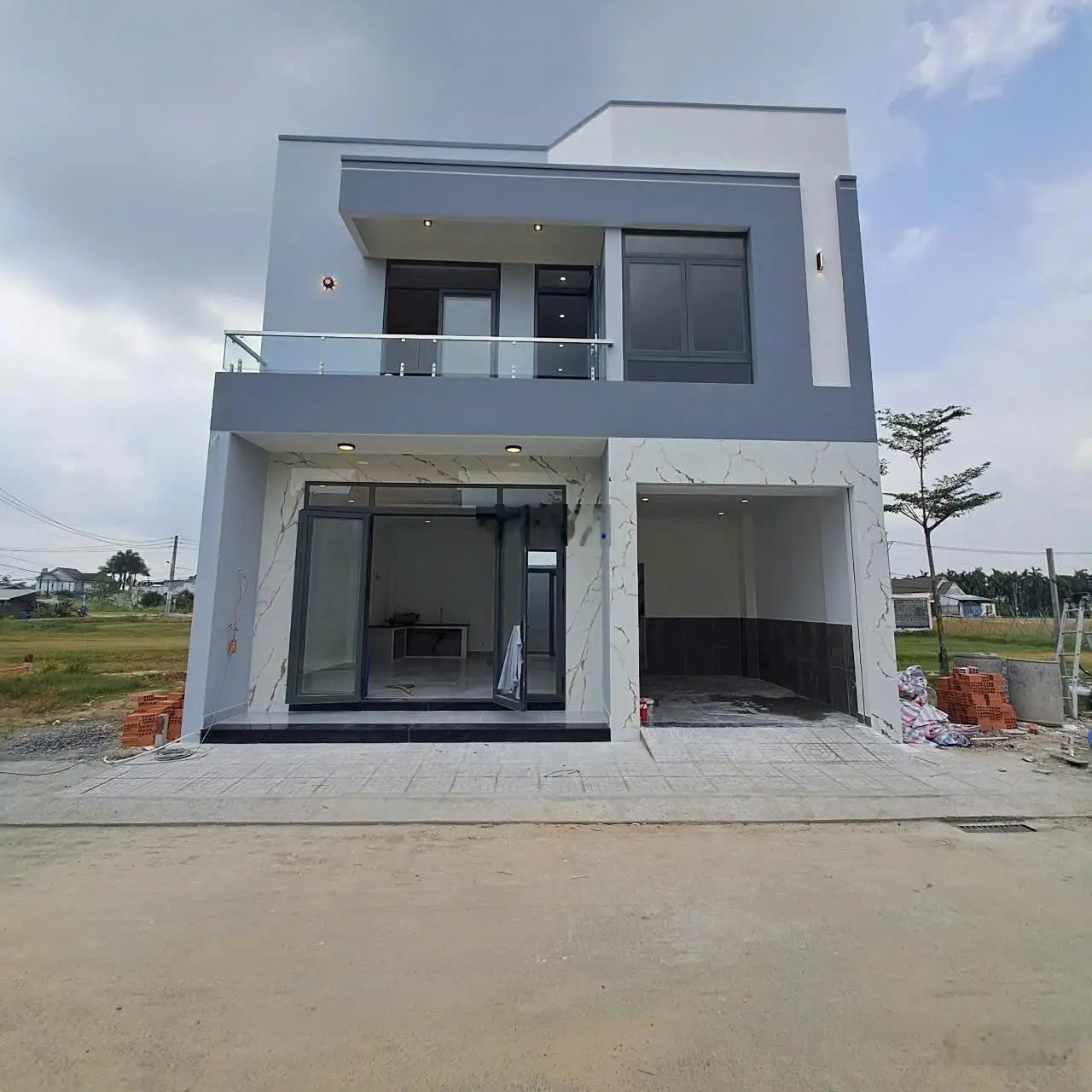Ngộp tiền vay ngân hàng tôi bán nhà 136m2 ngang 8m đường Nguyễn Thị Lắng xã Tân Phú Trung giá 2tỷ