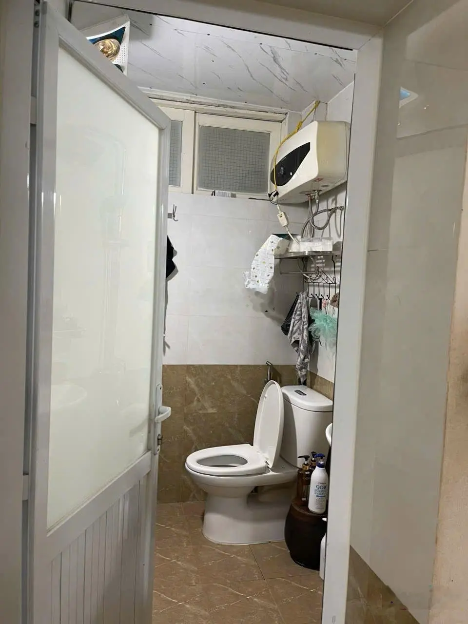 Chính chủ cần bán tập thể tầng 4 nhà D7 Phương Mai sổ đỏ 39.8m2 thực tế 77m2 có 03PN, 02 VS 3.3 tỷ