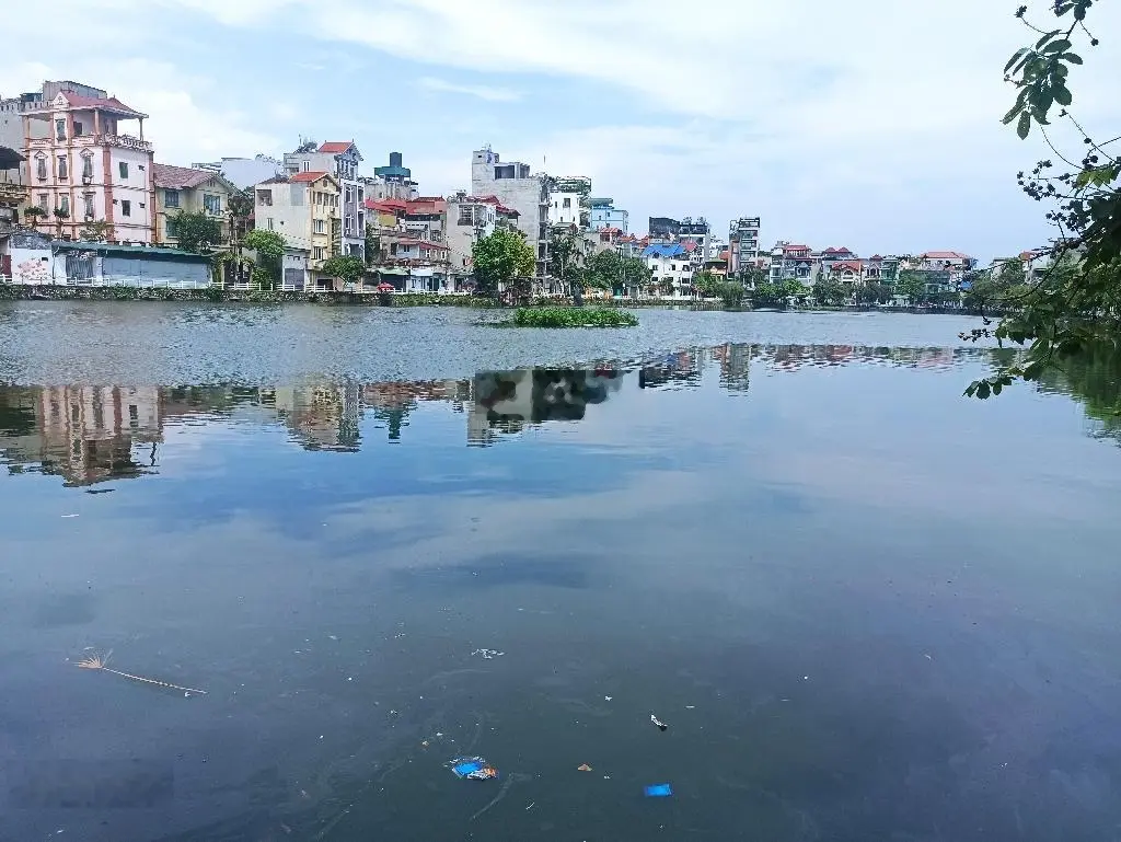 Mặt ngõ ô tô thông, 2 oto vào nha - 7 tầng thang máy - nhà đẹp nội thất xịn - 3 bước hồ điều hòa.