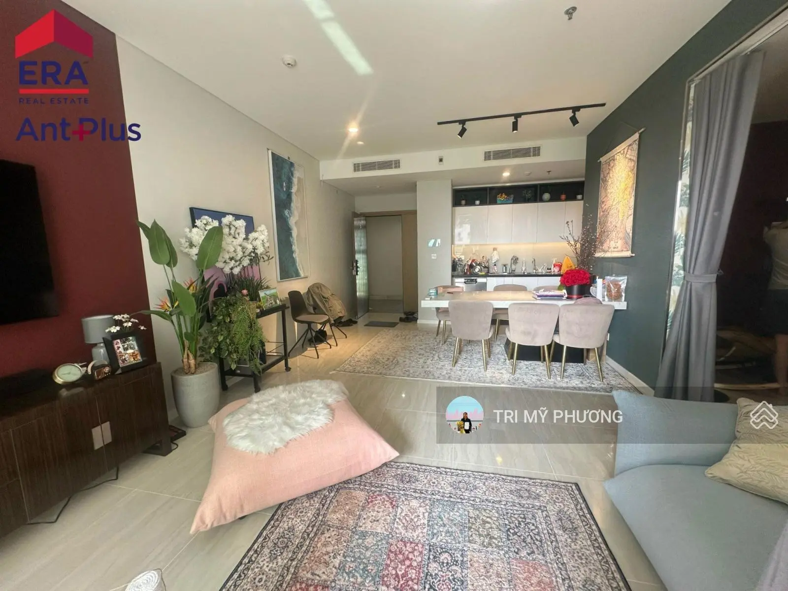 Bán căn hộ 3PN, rộng 120m2 + full nội thất Vintage