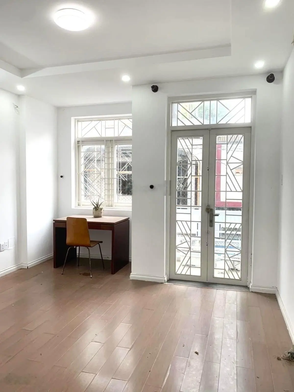 Nguyễn Văn Đậu, P5 - 42m2, 4 tầng, 5PN - DTSD 154m2 - hẻm trước nhà 4m - giá 7.5 tỷ