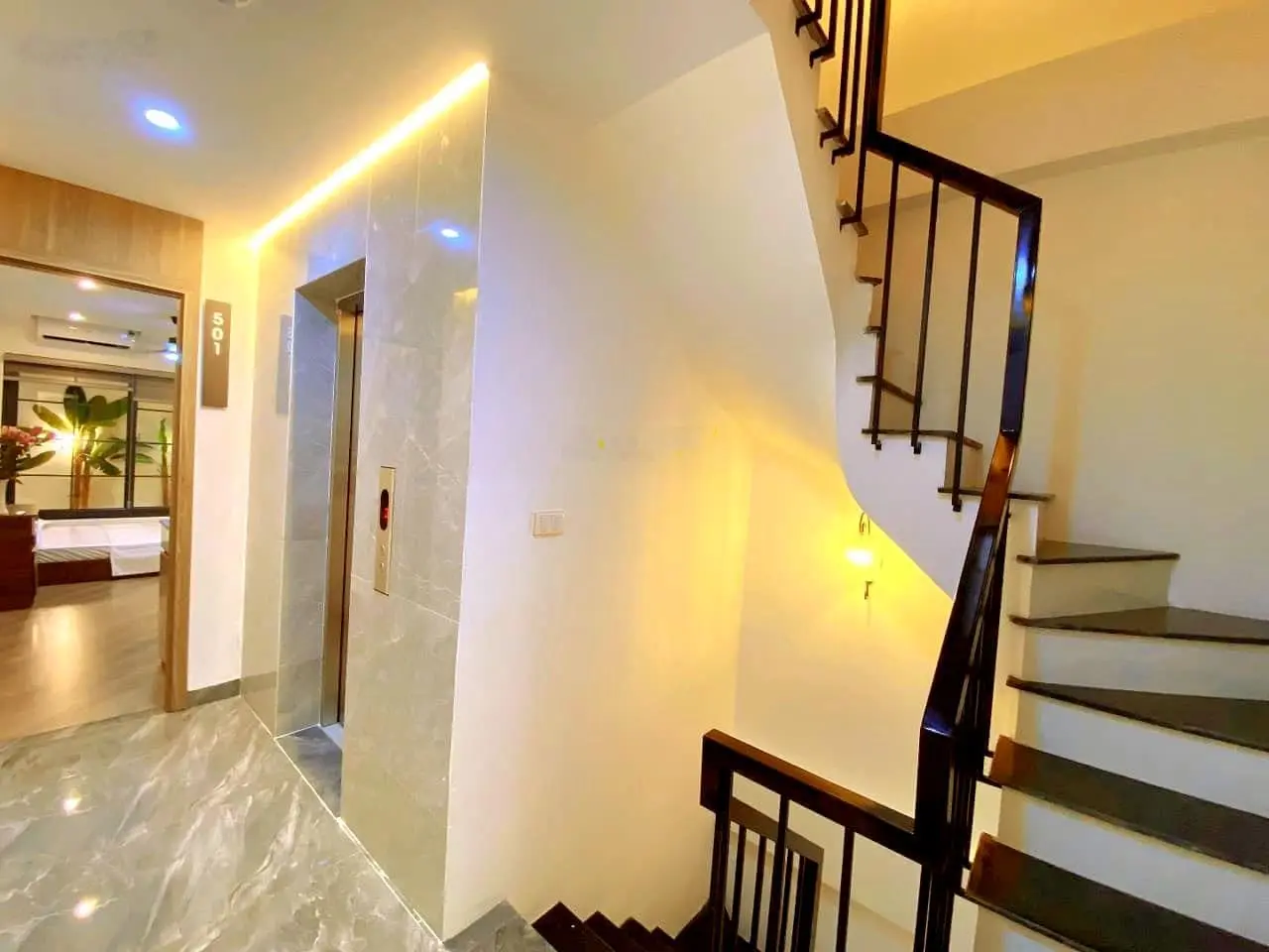 Bán gấp toà CHDV Lê Đức Thọ - lô góc - ô tô tránh - pccc chuẩn - dt 55m2