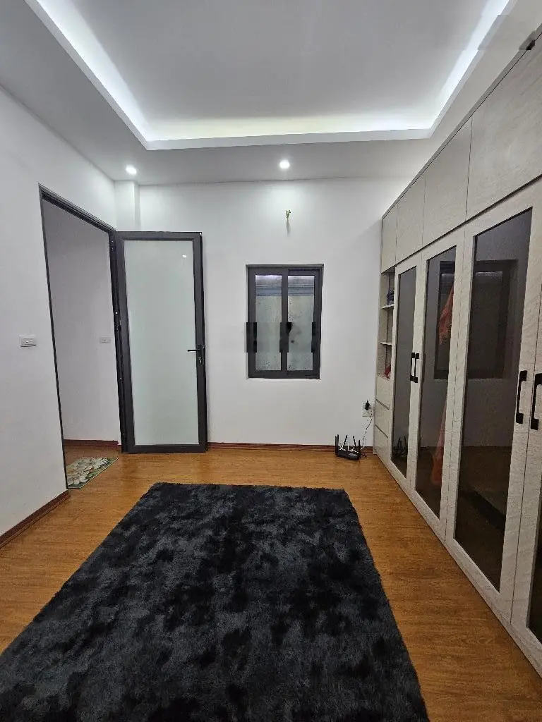 Bán nhà Bát Khối, Cổ Linh ô tô tránh ngõ thông kinh doanh tốt 44m2 x 5 tầng Gara ô tô đi bộ ra Aeon