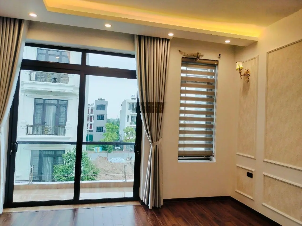 Cần bán căn nhà 4 tầng cầu thang máy KĐT Tân Phú Hưng - Tp Hải Dương