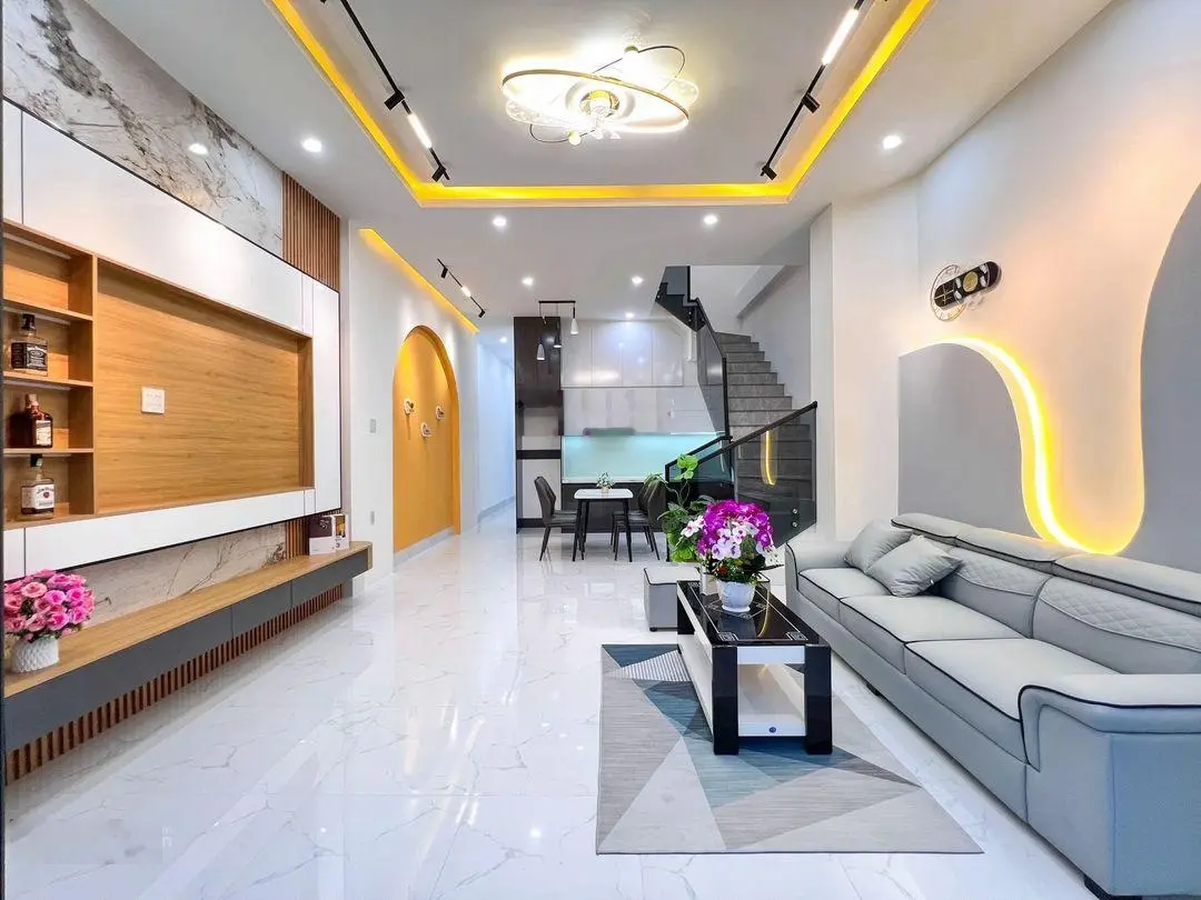 Bán gấp nhà ngay chợ Bình Chánh - SHR