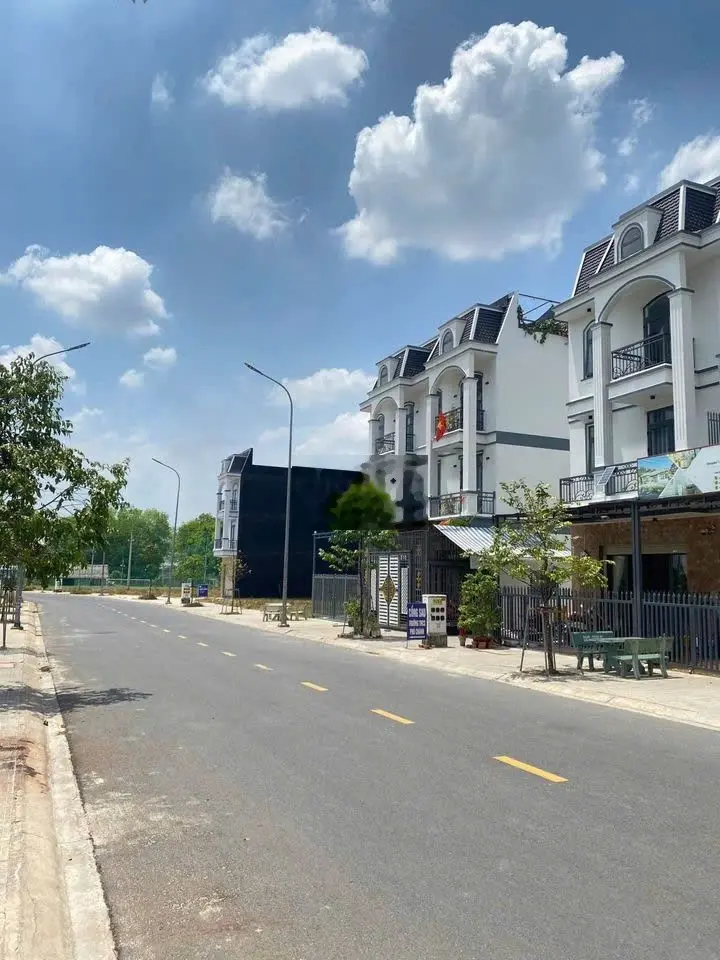 HIẾM ! BÁN RẺ LÔ ĐẤT DT 116M2 GIÁ 1,250 Tỷ 2 MĂT TIỀN