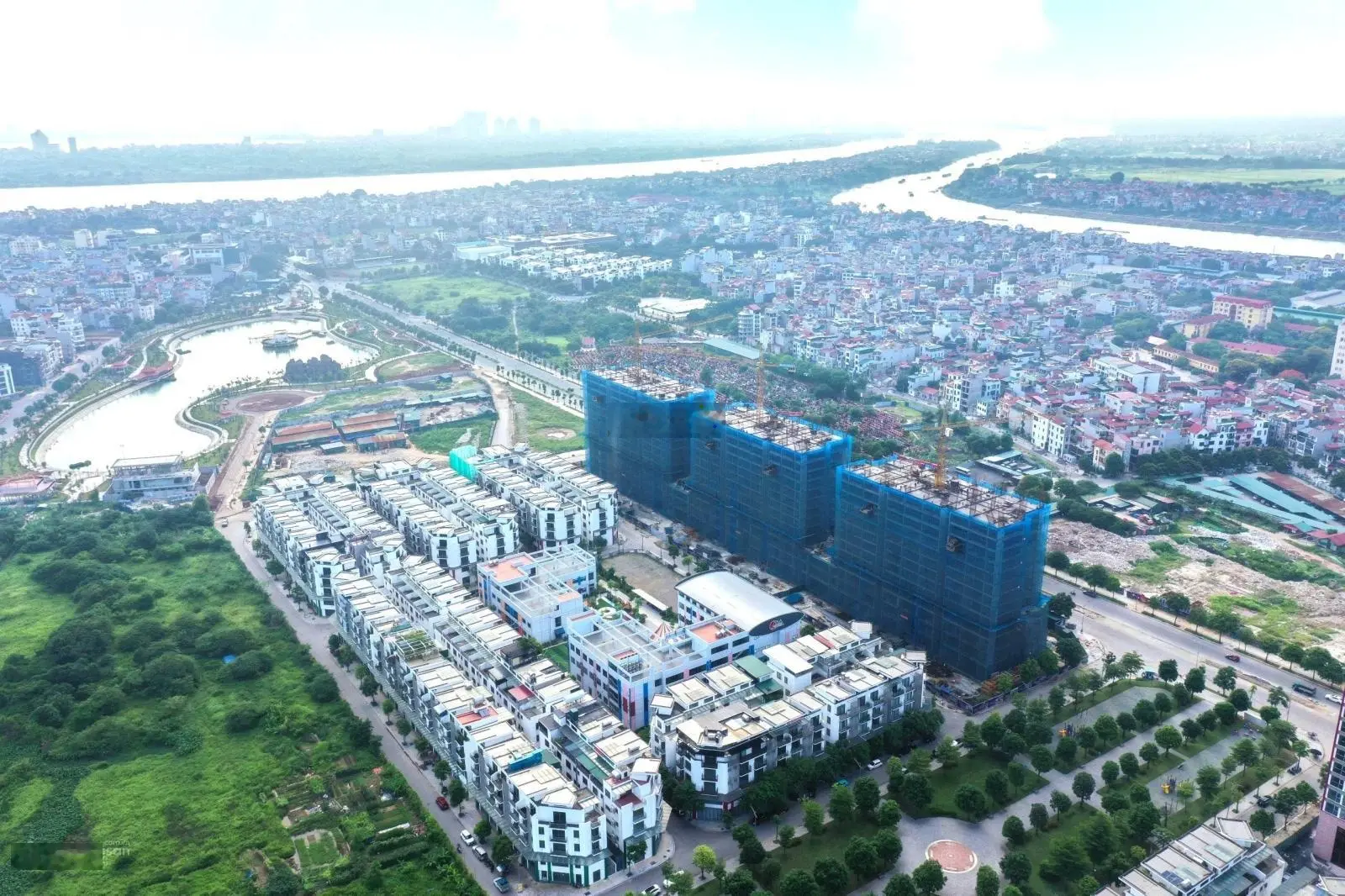 Bán căn 2 ngủ 77,51m ban công Đông Nam chung cư Khai Sơn City Long Biên Hà Nội , giá 5.4 tỷ .