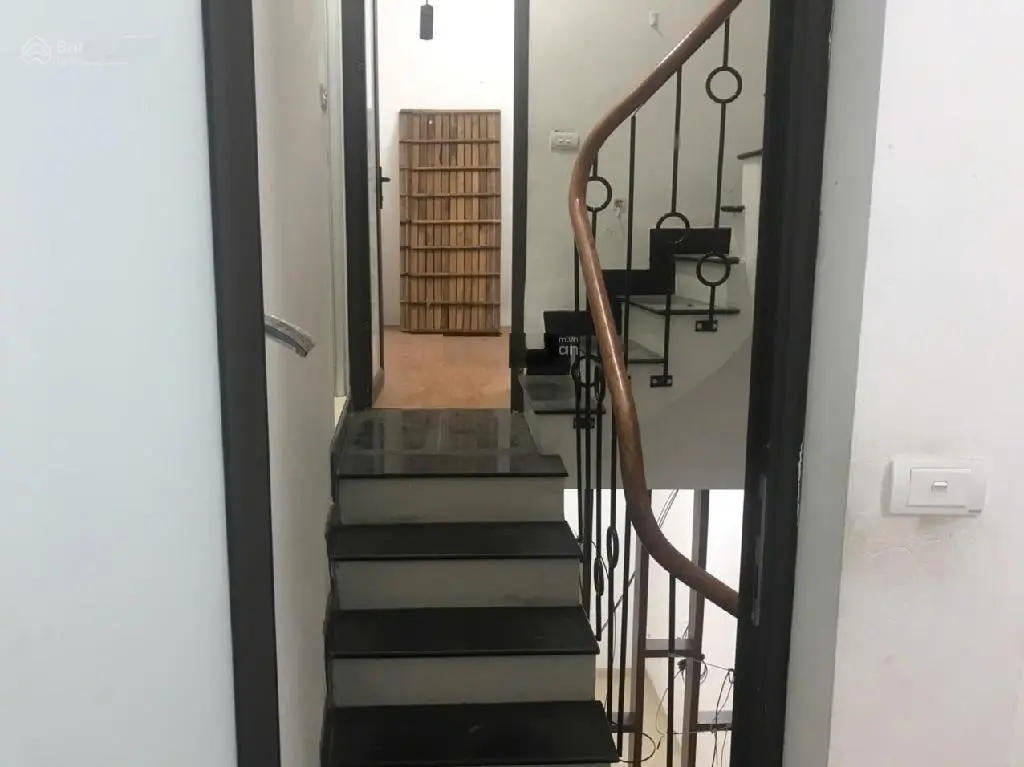 Nhà 5 tầng mới, mặt tiền siêu rộng khu Sài Đồng - 40m2, MT 10,5 m; giá nhỉnh 3 tỷ
