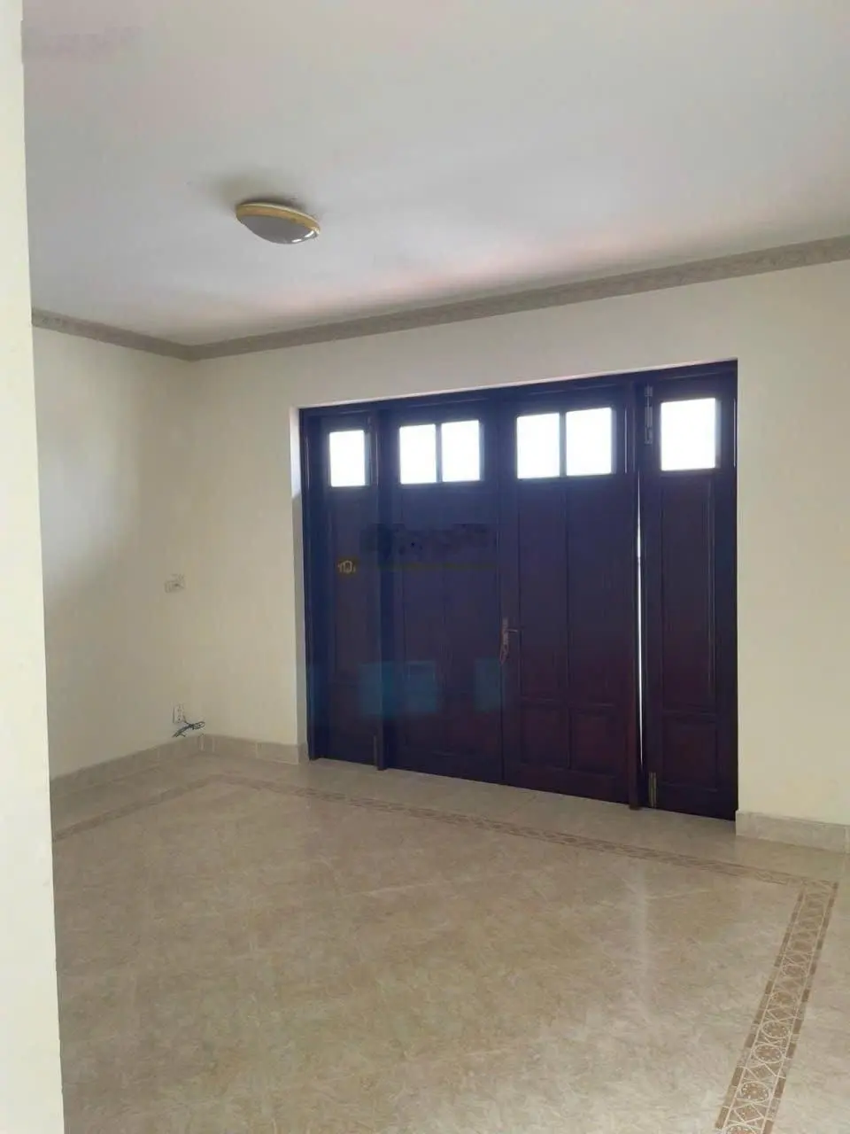 Chính chủ bán nhà 4 tầng khu compound trần não,dts 300 m2, 4pn giá 21 tỷ thương lượng lh 0944541949