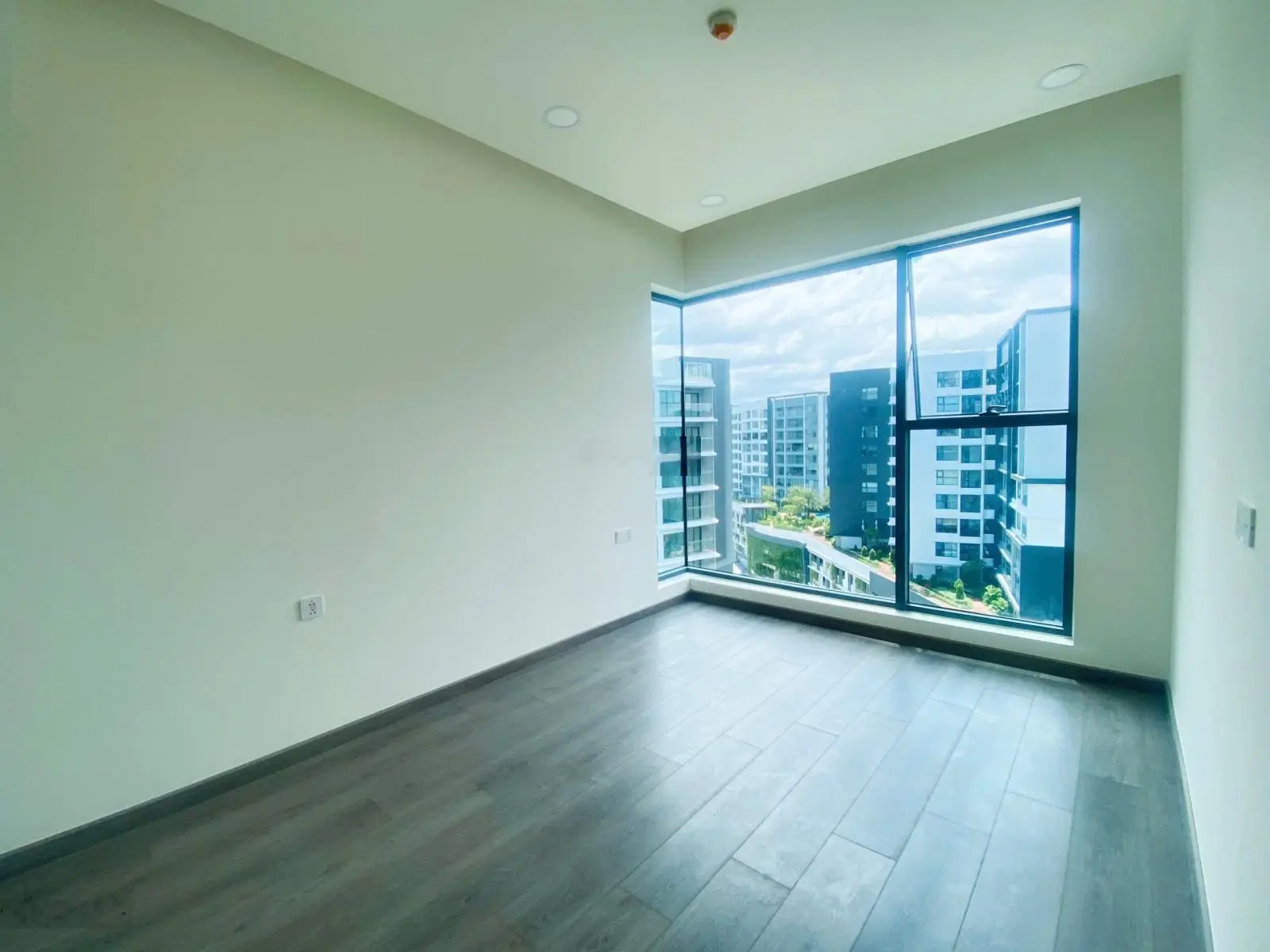 Căn hộ CC Centery 3PN 121m2 thanh toán 1,8 tỷ nhận nhà, ân hạn gốc 3 năm, chiết khấu 17%