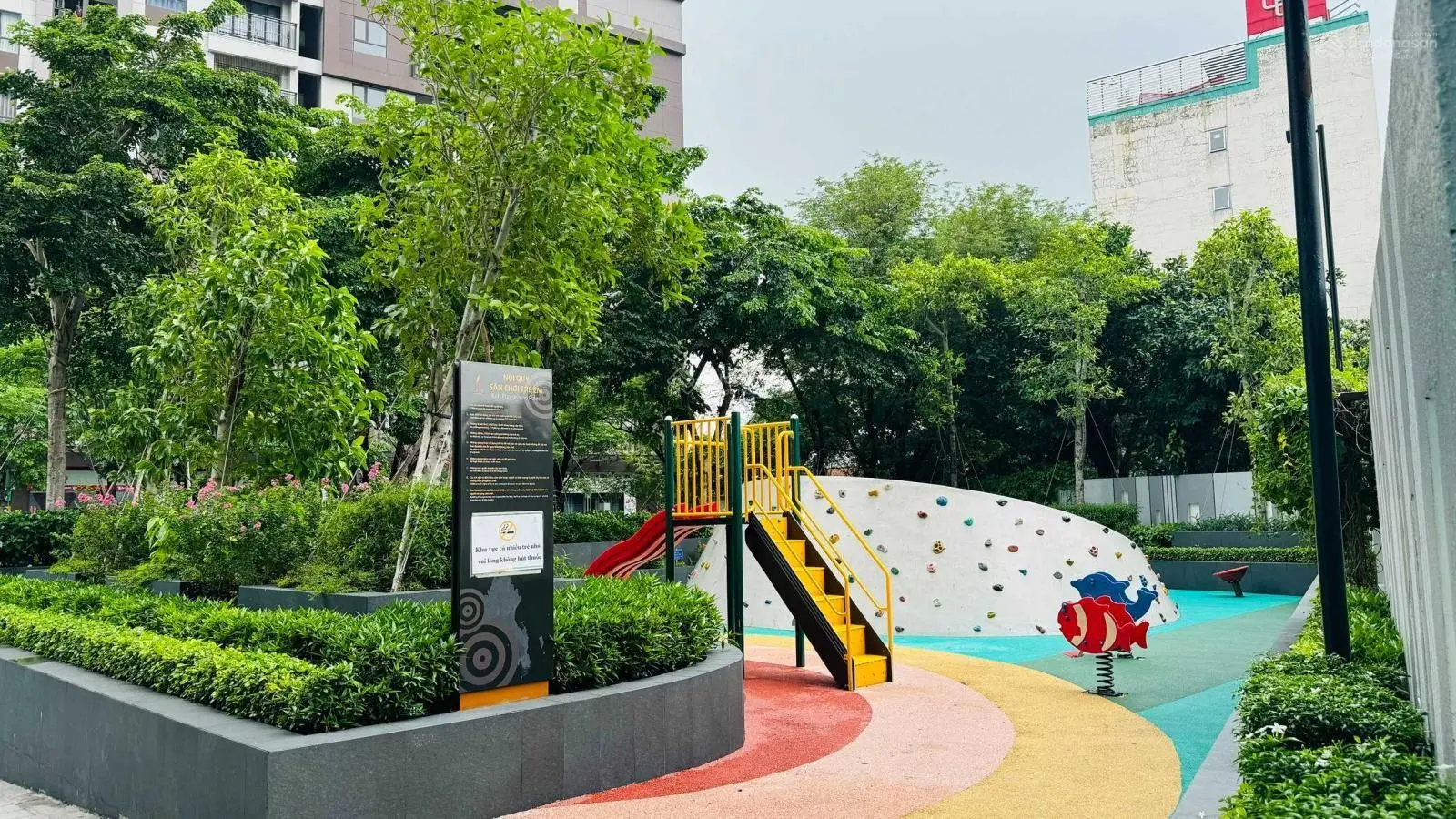 Bán nhanh 3pn2wc 100m2 view hồ bơi vô cực giá chỉ 3,5 tỷ(đã có thuế phí) để lại toàn bộ nội thất